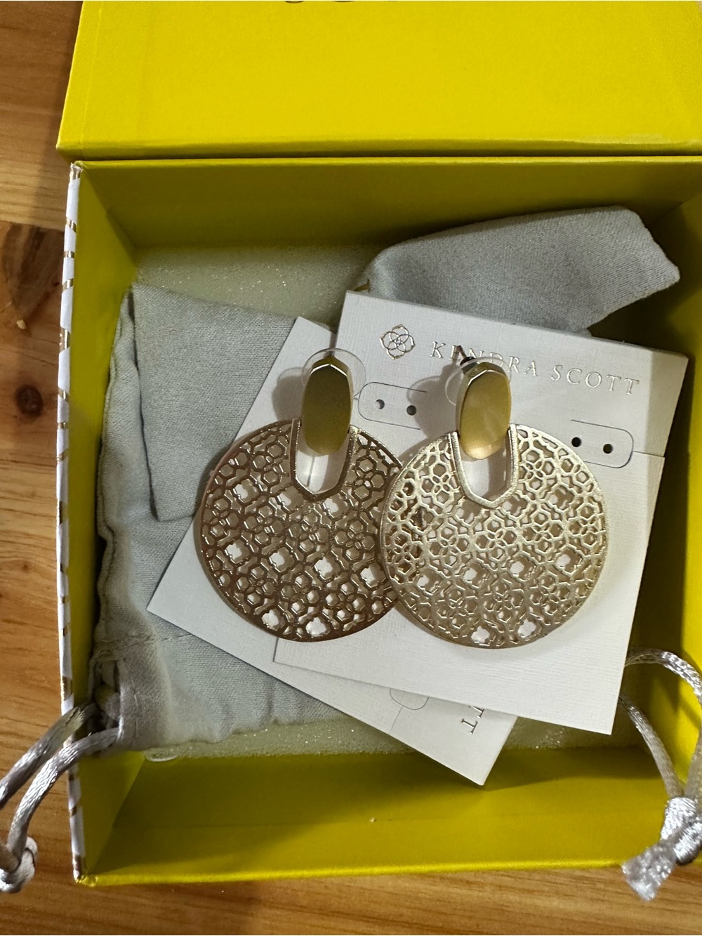 Kendra Scott Diane Gold Filigree Round Drop Earrings